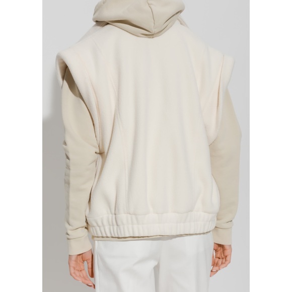 IRO Suela Sleeveless Fleece Jacket in winter white. - Picture 4 of 11